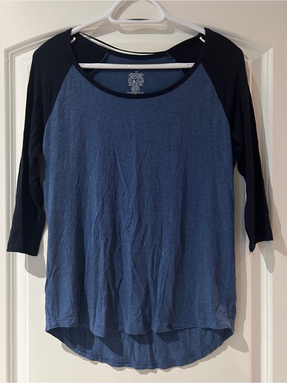 Sporty Casual Navy 3/4-Sleeve Women's Top